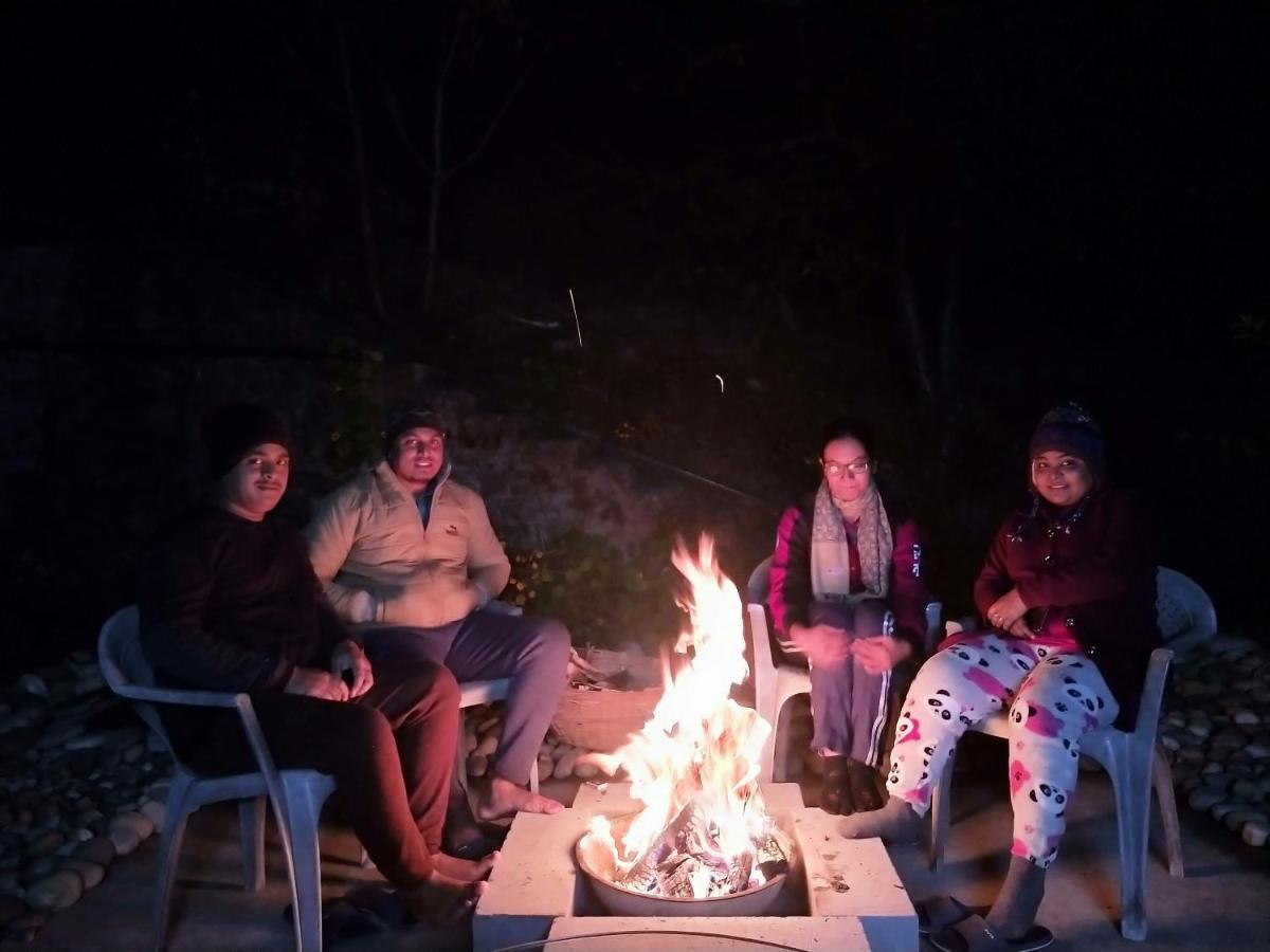 Neha Homestay Shimla Bagian luar foto
